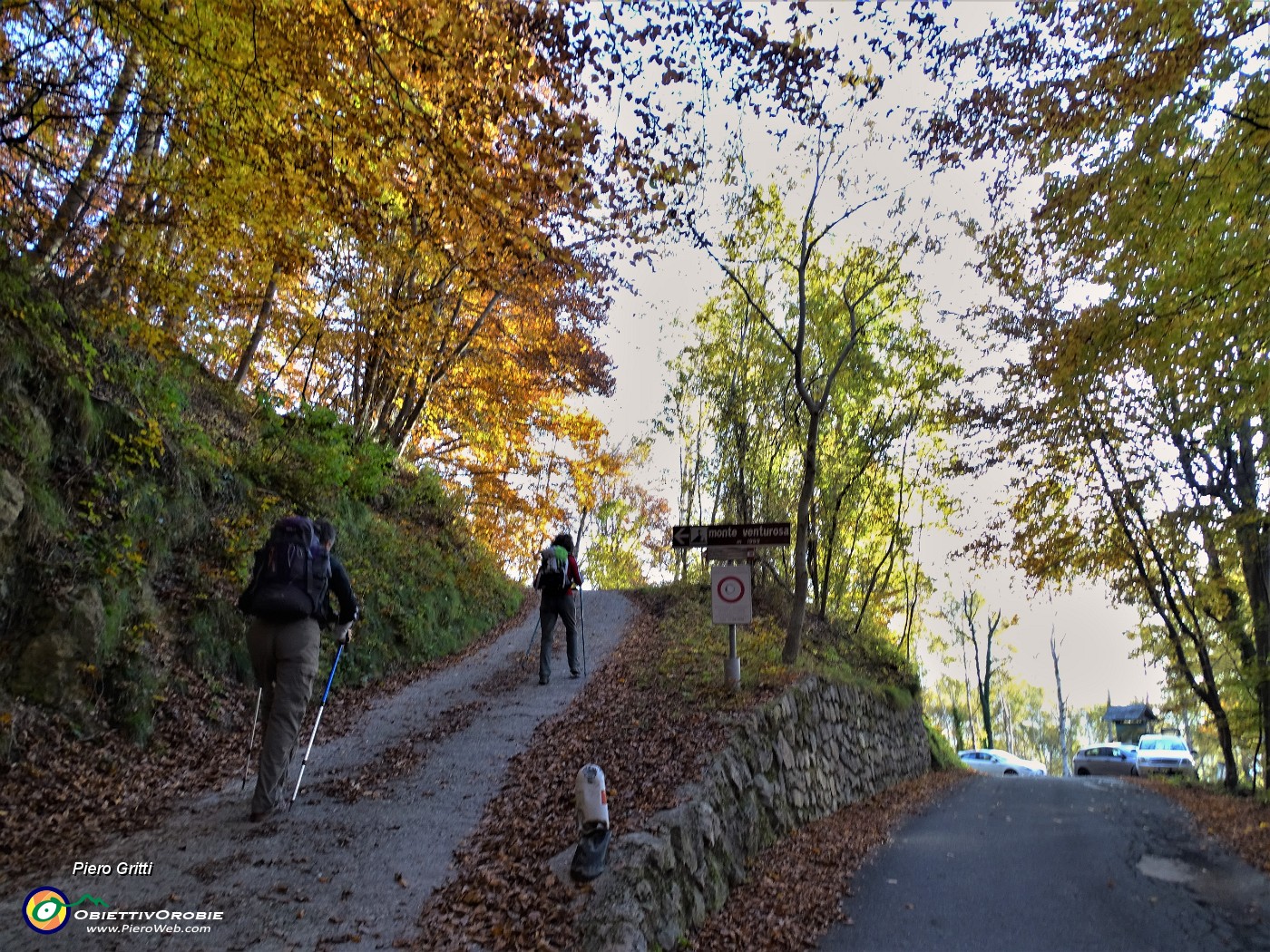 08 Partenza da Buffalora con spazio parcheggio (1100 m).JPG